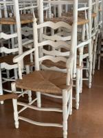 168 fauteuils paysan ou chaises en bois laqué crème, assise...
