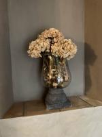 Grand vase ou photophore en pierre reconstituée grise et verre...