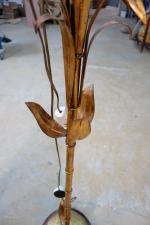 Lampadaire Palmier en métal doré, fût simulant le bambou, sur...