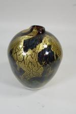 NOVARO Jean-Claude  (1943-2015) : Vase ovoïde en verre à...