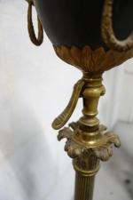 Torchère pot à feu tripode à hauteur réglable en bronze...