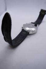 SCHWARZ-ETIENNE : Montre-bracelet chronographe  en acier, tachymètre, boitirer rond,...