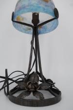 MULLER FRERES LUNEVILLE : Lampe champignon en métal patiné marron...