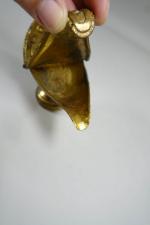 Navette sur piédouche en bronze doré H : 8,5 cm...