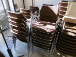 Lot de 50 fauteuils de conférence en acier chromé, assise...