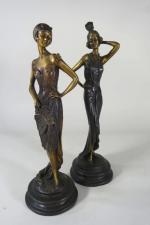 Pierre CHENET (XX-XXI), "Les parisiennes", deux statuettes en bronze à...
