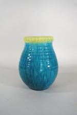 ACCOLAY (XXème s.) : vase balustre en céramique à couverte...
