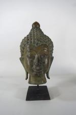 THAILANDE style LANNA : Tête de bouddha en bronze à...