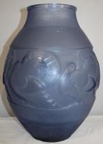 Marius Ernest SABINO (1878-1961): Vase Art Déco modèle "Dinde" signé...