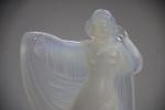 SABINO Paris: "La Vénus au voile" Sculpture en verre opalescent....