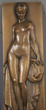 Pierre TURIN (1891-1968): Médaille Art Déco "Femme nue" 10 x...