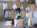 Lot d'environ 100 paires (+-3) de chaussures de sport, mode,...