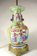 Vase en porcelaine décor famille verte transformé en lampe ...