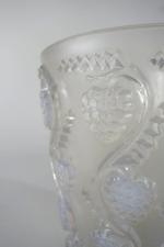 LALIQUE René  (1864-1945), Vase dit lave-raison "Muscat" en verre...