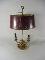Lampe bouillotte en bronze, abat-jour en tôle peinte bordeaux à...