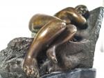 2 statuettes en bronze sur socle en marbre veiné noir...