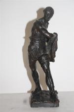 MARIOTON Eugène (1854-1933) : Gladiateur. bronze à patine brune signé...