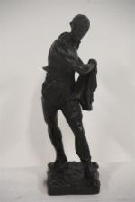 MARIOTON Eugène (1854-1933) : Gladiateur. bronze à patine brune signé...
