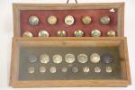 Série de boutons de vénerie, 4 boites ( 59 au...