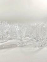 Partie de service de verres en cristal taillé comprenant 9...