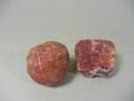 Deux petites géodes d'agate ?rose vif H : 6 cm