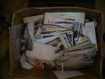 VARIA: Lot de 3 cartons de cartes postales anciennes, photos...
