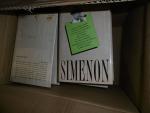 VARIA: Lot de 12 cartons de livres, comprenant: Simenon, A...