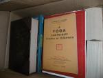 VARIA: Lot de 8 cartons de livres, comprenant: hindouisme, pentateuque,...