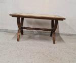 Table base en bois à plateau de carreaux de céramique...