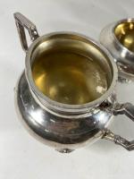 Lot Métal argenté : Service à thé et à café...
