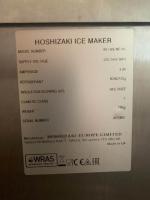 Machine à glace en inox HOSHIZAKI. Type : IM-100CNE-HC. N°J02186C