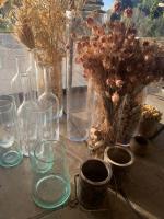 Décoration : Lot de vases et bouteilles en verre, bois...