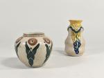 CERAMIQUE DE BRUXELLES : Vase de forme ondulé en céramique...