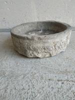 Vasque circulaire ancienne en pierre taillée, diamètre 48cm x 16cm