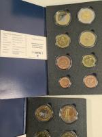 7 pochettes de monnaies commémoratives bimétalliques, laiton, cuivré en étui...