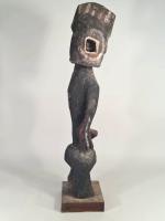 NIGERIA - MUMUYE : 
Très grande statue féminine appelée "lagalagana",...