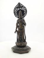 VIETNAM : Statuette en bronze représentant une divinité féminine reposant...