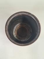 JAPON - Vers 1900
Cache-pot en bronze et émaux cloisonnés, la...