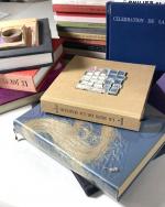 Editions Robert MOREL : 
Deux cartons de livres objets 
62...