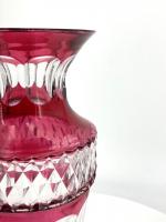 VAL SAINT LAMBERT : Vase balustre en cristal taillé et...