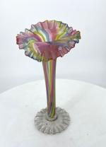 Vase soliflore en verre à décor polychrome filigrané.
H. 20 cm