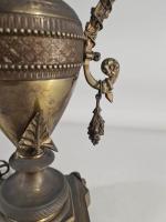 Vase balustre en bronze doré à anse (transformation en lampe...
