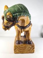 CHINE XXe siècle : Cheval en terre cuite émaillée polychrome...