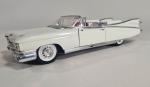 MAISTO 1/18: Cadillac Eldorado Biarritz 1959. Manque un rétroviseur, deux...