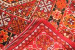 Galerie Marocaine en laine à fond rouge.  665x230cm.