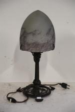 Lampe art nouveau en bronze sculpté de feuilles, abat jour...