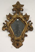 Glace vénitienne, fin XVIIème siècle, en bois doré et décor...