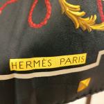 HERMES Carré de soie " Les clés"
