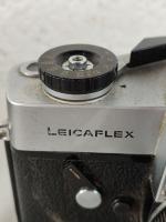 LEICA WETZLAR. Appareil photo Leicaflex SL avec objectif.
