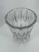 VAL SAINT LAMBERT : Vase en cristal à décor de...